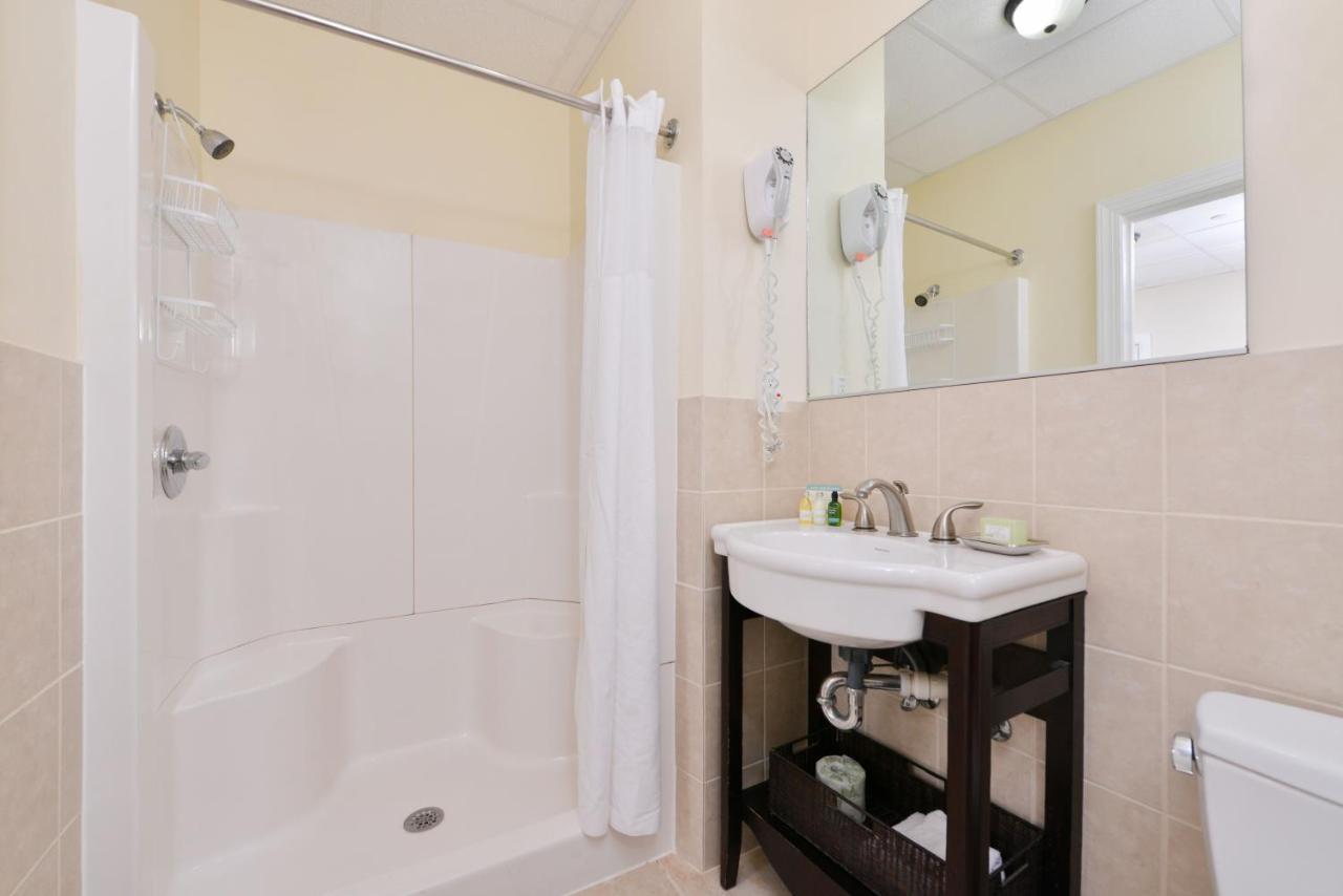 19 Atlantic Hotel Вирджиния-Бич Экстерьер фото